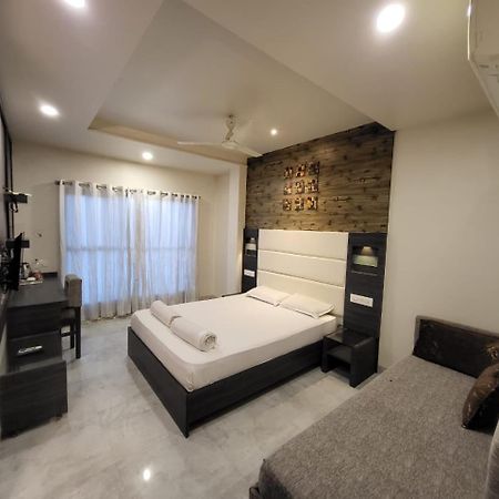 Hotel Nirvana Residency Nagpur Buitenkant foto