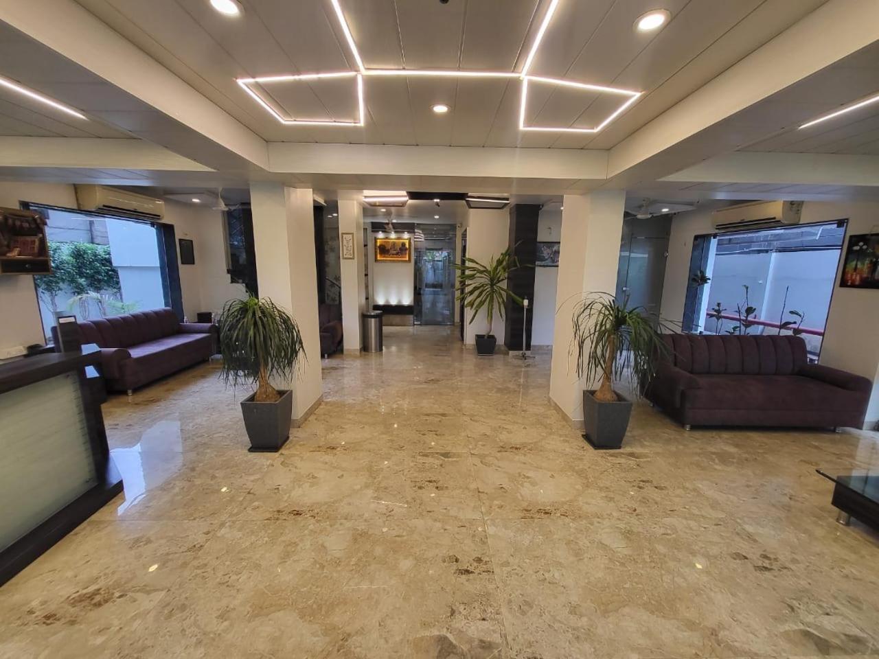 Hotel Nirvana Residency Nagpur Buitenkant foto